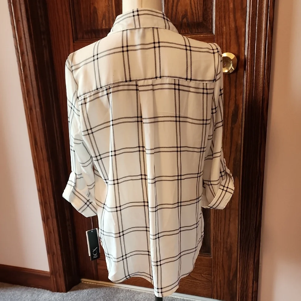 BCX Black and White Relaxed Notched Collar Top - Picture 4 of 5